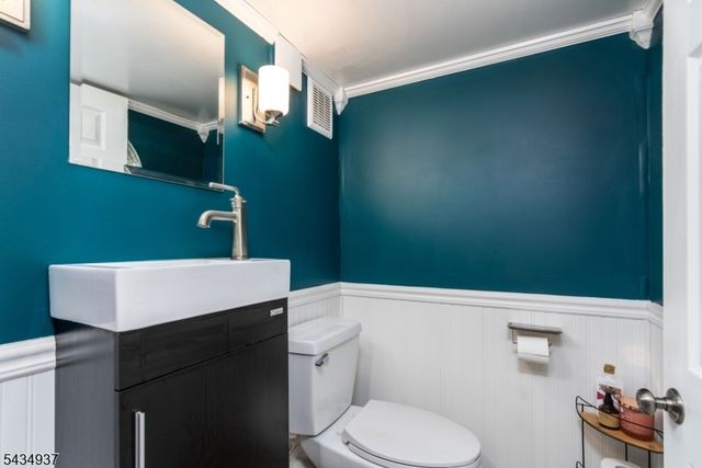 7 West St, Roxbury Twp., NJ 07876