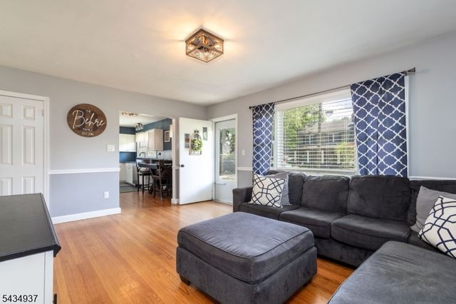 7 West St, Roxbury Twp., NJ 07876
