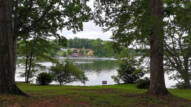274 Edgewater Road, Inman, SC 29349
