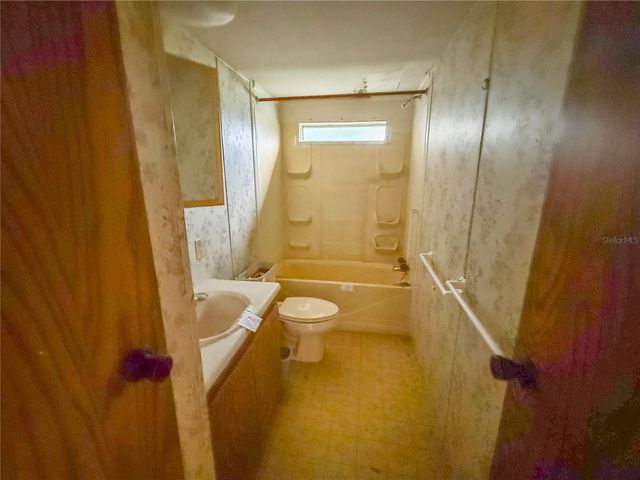 19735 MCCALL ROAD, Altoona, FL 32702