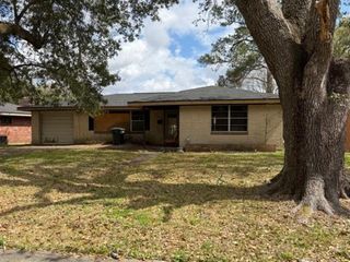 2405 Gardenia Street, Lake Charles, LA 70601