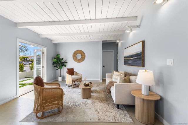4827 Bayard St, San Diego, CA 92109