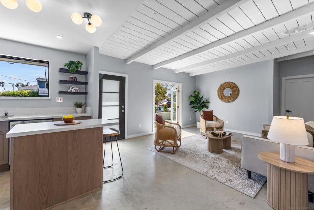 4827 Bayard St, San Diego, CA 92109