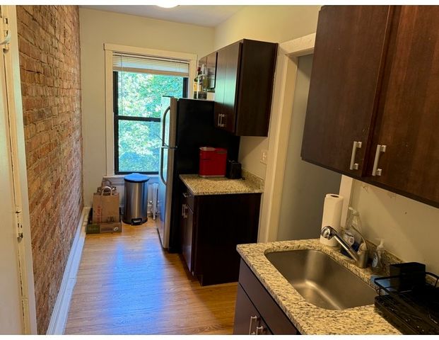 915 W Schubert Avenue 3B, Chicago, IL 60614