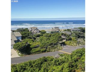 Shoreline Dr 32, Florence, OR 97439