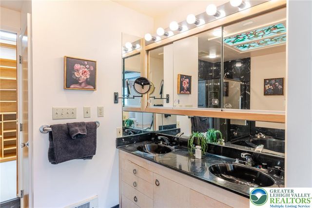 3523 Lindberg Avenue, South Whitehall Twp, PA 18103