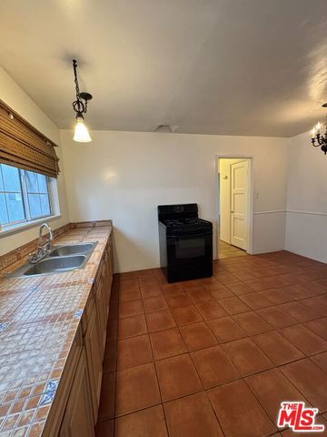 11926 Magnolia Boulevard, Valley Village, CA 91607