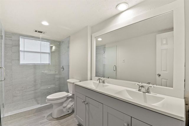 207 Willowick Drive, Conroe, TX 77304