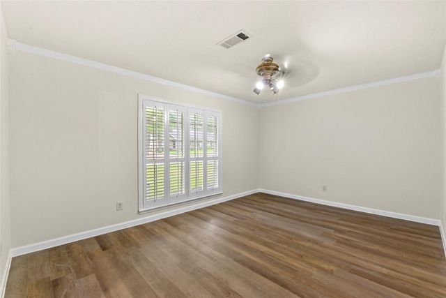 207 Willowick Drive, Conroe, TX 77304