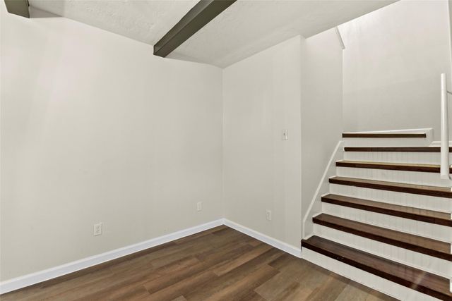 207 Willowick Drive, Conroe, TX 77304