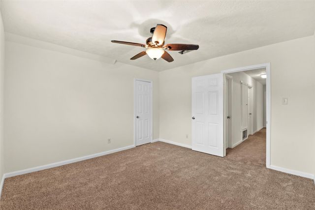 207 Willowick Drive, Conroe, TX 77304