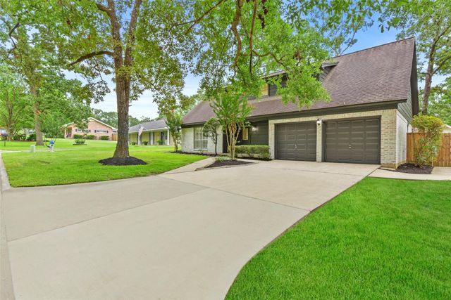 207 Willowick Drive, Conroe, TX 77304