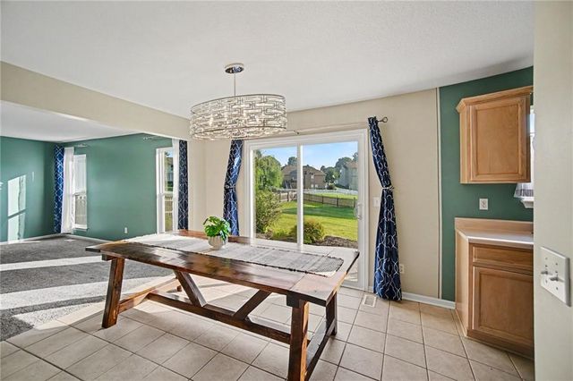 1058 Maple Woods Terrace, Liberty, MO 64068