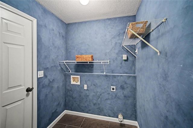 1058 Maple Woods Terrace, Liberty, MO 64068