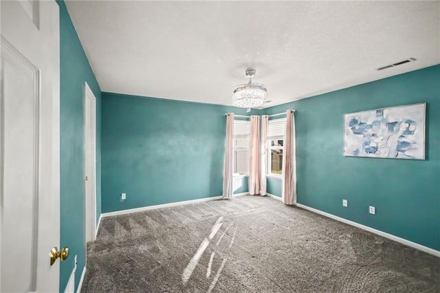 1058 Maple Woods Terrace, Liberty, MO 64068