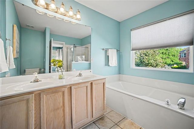 1058 Maple Woods Terrace, Liberty, MO 64068