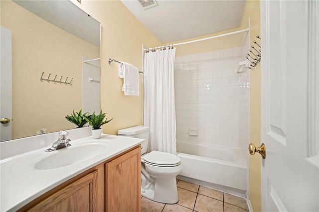 1058 Maple Woods Terrace, Liberty, MO 64068