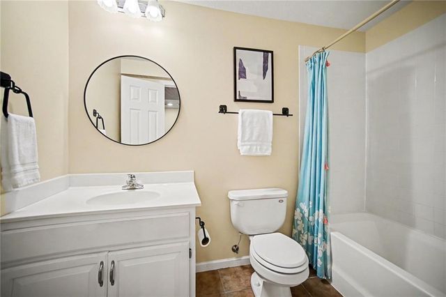1058 Maple Woods Terrace, Liberty, MO 64068