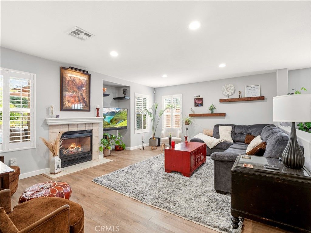 Image 10 of property listing at 27919 Bridlewood, Castaic, CA 91384