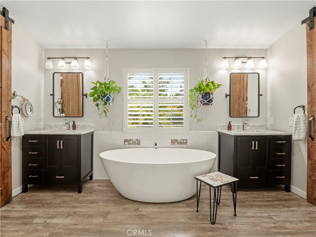 Image 16 of property listing at 27919 Bridlewood, Castaic, CA 91384