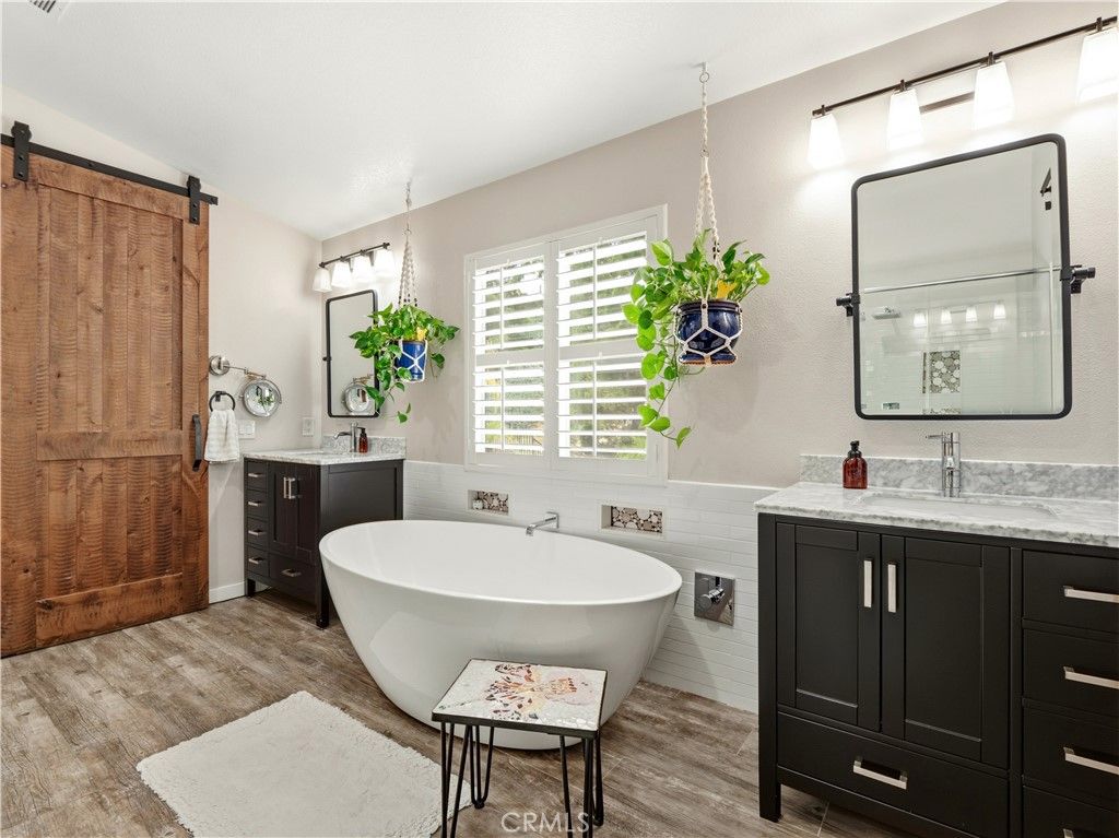 Image 17 of property listing at 27919 Bridlewood, Castaic, CA 91384