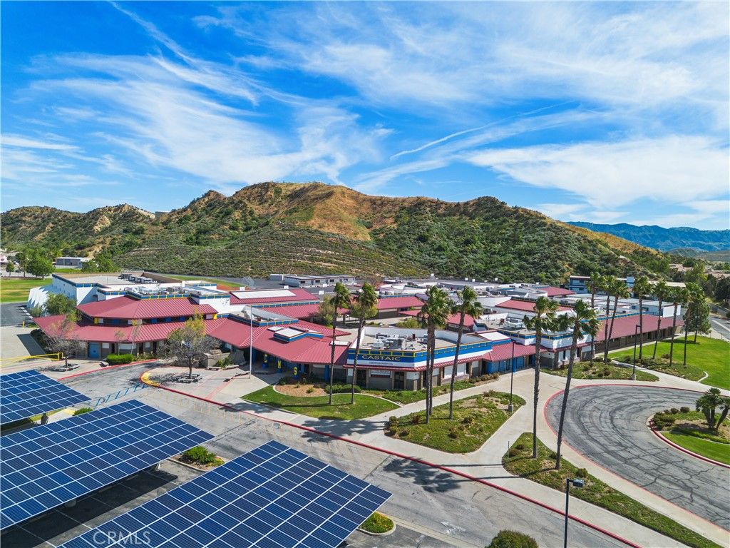 Image 39 of property listing at 27919 Bridlewood, Castaic, CA 91384