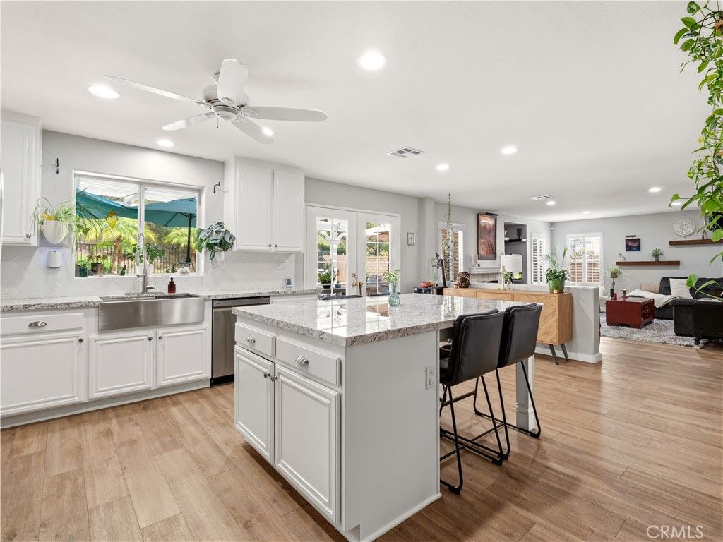 Image 4 of property listing at 27919 Bridlewood, Castaic, CA 91384