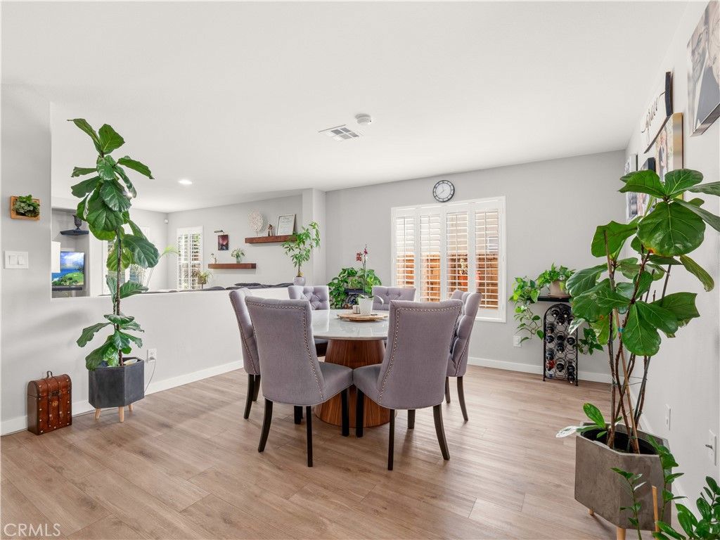 Image 5 of property listing at 27919 Bridlewood, Castaic, CA 91384