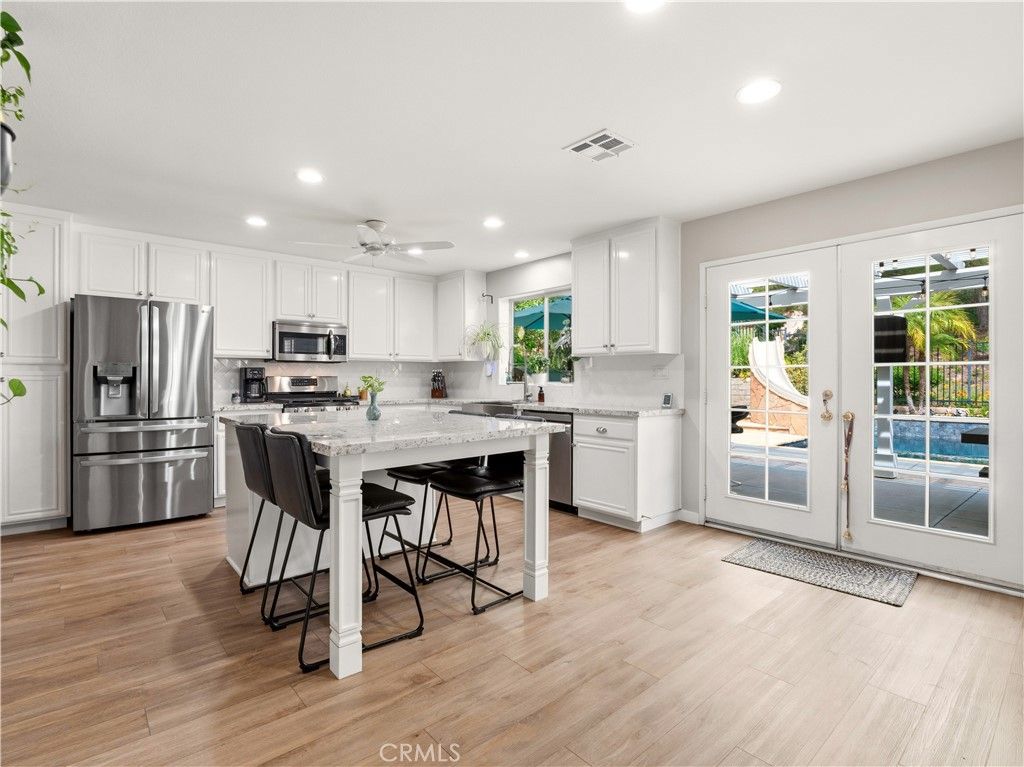 Image 9 of property listing at 27919 Bridlewood, Castaic, CA 91384