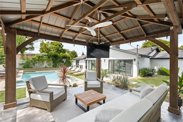 4755 Degovia Avenue, Woodland Hills, CA 91364