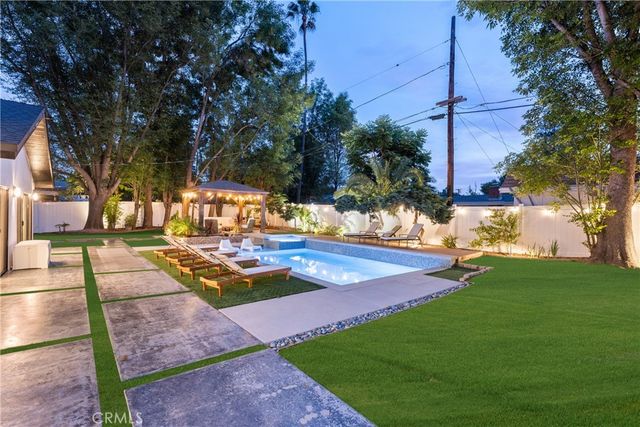 4755 Degovia Avenue, Woodland Hills, CA 91364