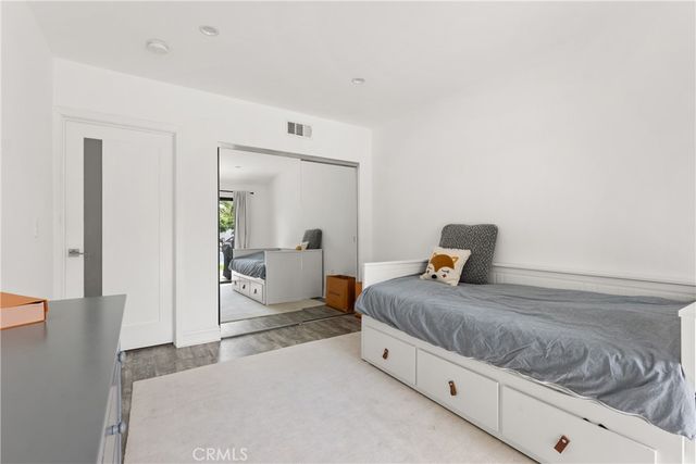 4755 Degovia Avenue, Woodland Hills, CA 91364