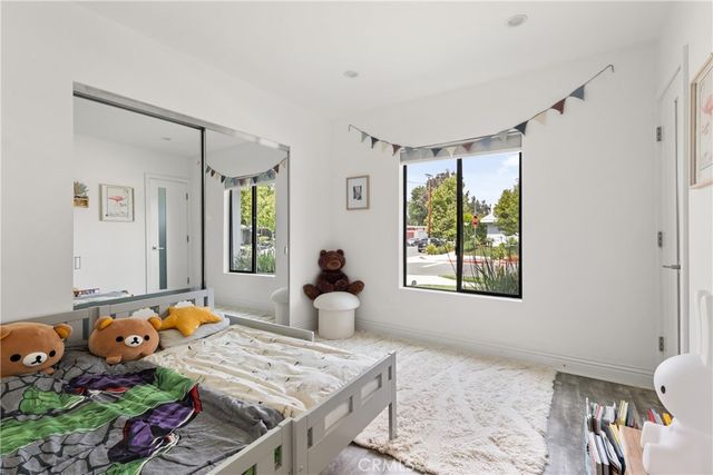 4755 Degovia Avenue, Woodland Hills, CA 91364