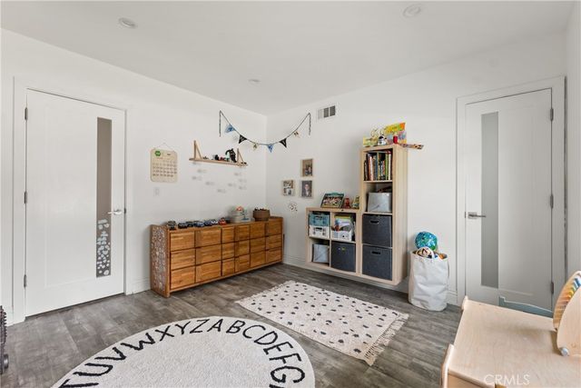4755 Degovia Avenue, Woodland Hills, CA 91364
