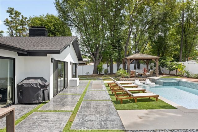 4755 Degovia Avenue, Woodland Hills, CA 91364