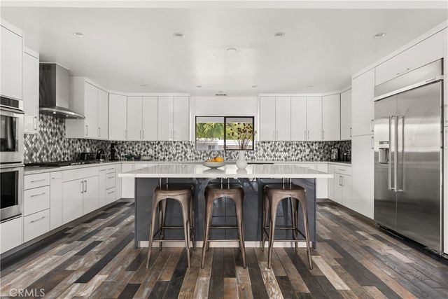 4755 Degovia Avenue, Woodland Hills, CA 91364