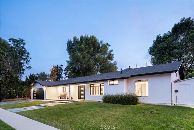 4755 Degovia Avenue, Woodland Hills, CA 91364