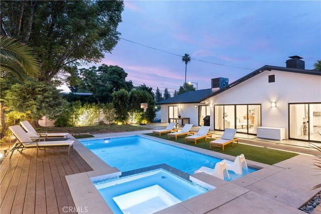 4755 Degovia Avenue, Woodland Hills, CA 91364