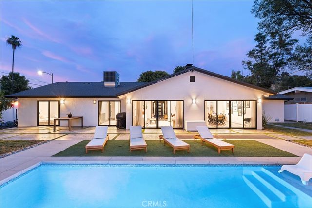 4755 Degovia Avenue, Woodland Hills, CA 91364