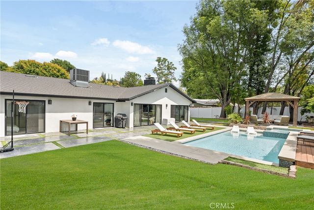 4755 Degovia Avenue, Woodland Hills, CA 91364