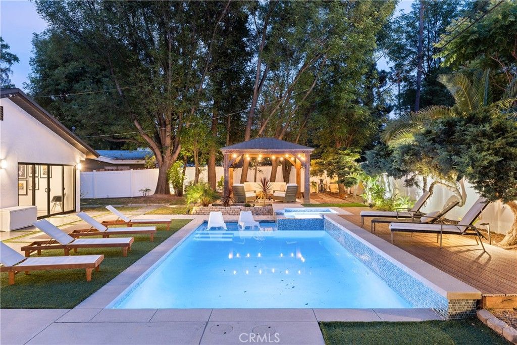 4755 Degovia Avenue, Woodland Hills, CA 91364