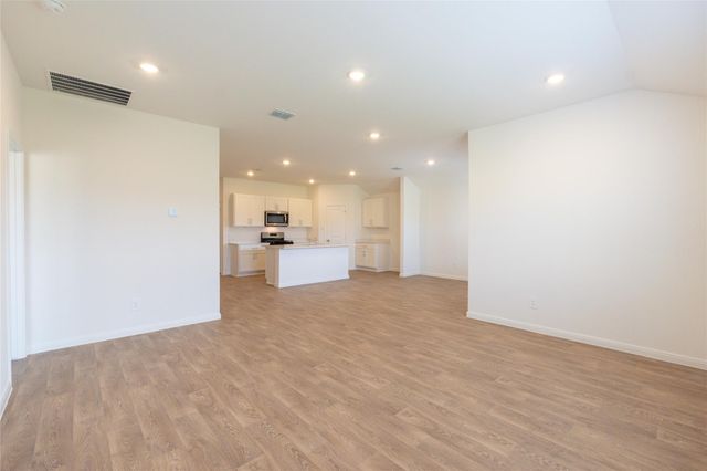 224 Las Lomas DR, San Marcos, TX 78666