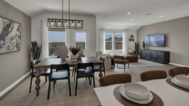 224 Las Lomas DR, San Marcos, TX 78666