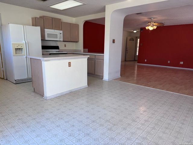 16210 Walnut Creek, San Antonio, TX 78247