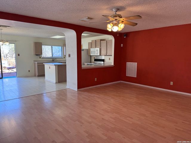 16210 Walnut Creek, San Antonio, TX 78247