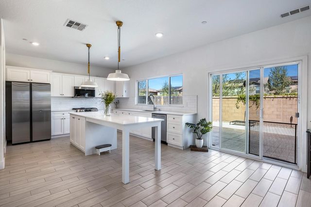 246 Huntington Avenue S, Madera, CA 93636