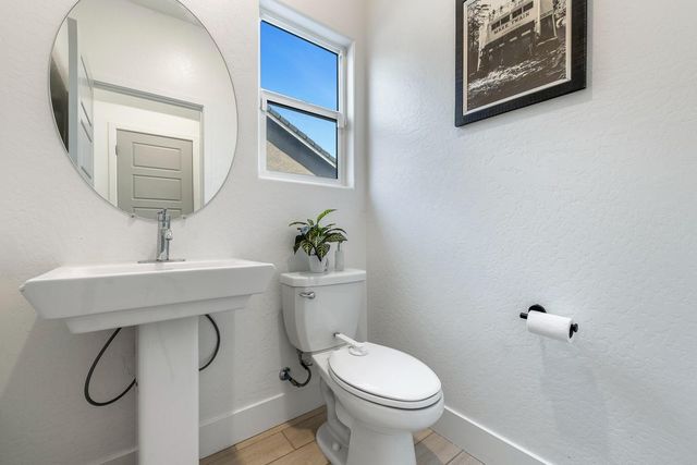 246 Huntington Avenue S, Madera, CA 93636