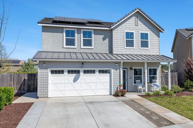 246 Huntington Avenue S, Madera, CA 93636