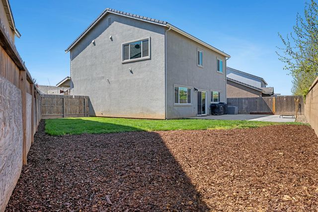 246 Huntington Avenue S, Madera, CA 93636