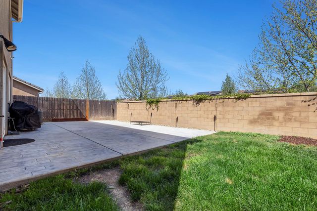 246 Huntington Avenue S, Madera, CA 93636